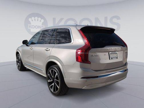 2023 Volvo XC90 B5 Plus