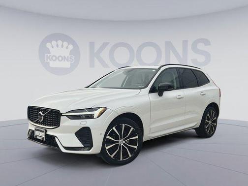 2023 Volvo XC60 B5 Plus Dark Theme