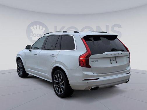 2019 Volvo XC90 T6 Momentum