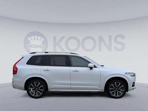 2019 Volvo XC90 T6 Momentum