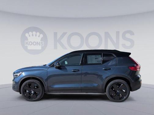 2026 Volvo XC40 B5 Ultra Black Edition