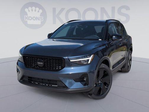 2026 Volvo XC40 B5 Ultra Black Edition