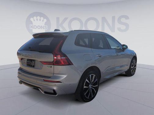 2025 Volvo XC60 B5 Plus