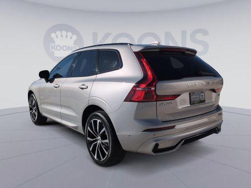 2025 Volvo XC60 B5 Plus
