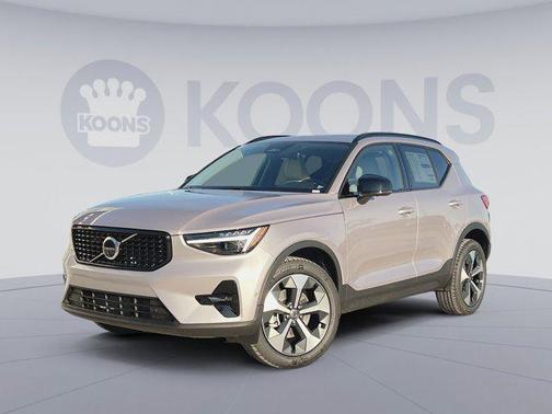 2026 Volvo XC40 Plus, B5 AWD Gas (mild hybrid), Dark