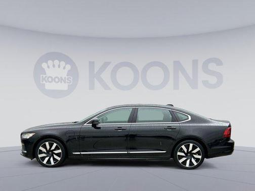 2025 Volvo S90 Plug-In Hybrid T8 Plus