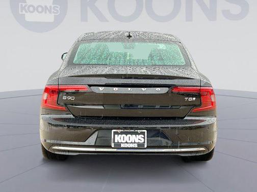 2025 Volvo S90 Plug-In Hybrid T8 Plus