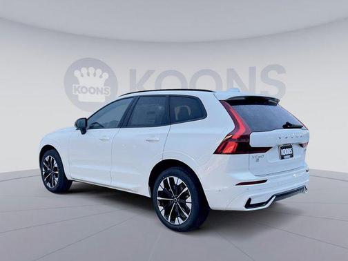 2026 Volvo XC60 B5 Plus