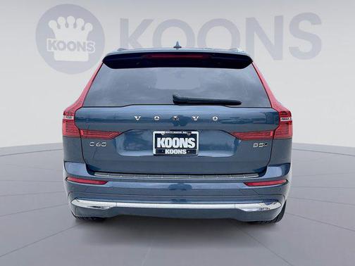 2023 Volvo XC60 B5 Plus Bright Theme