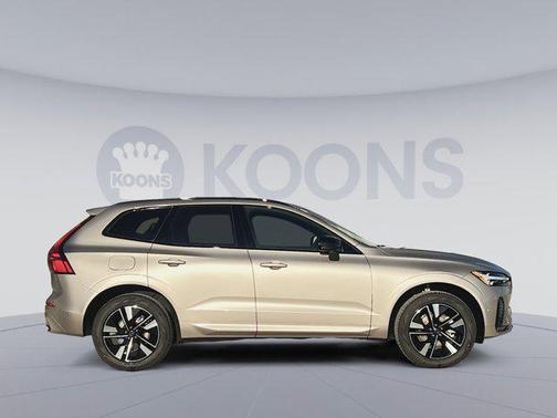 2026 Volvo XC60 B5 Plus