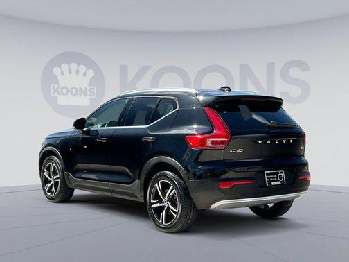 2024 Volvo XC40 B5 Core Bright Theme