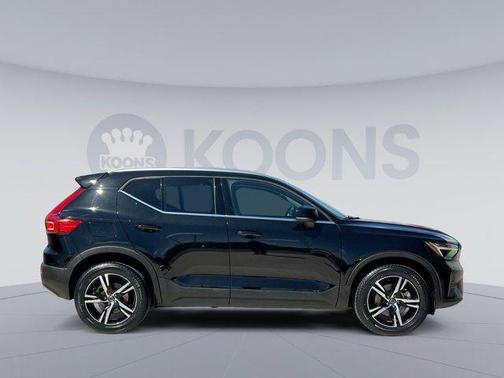 2024 Volvo XC40 B5 Core Bright Theme