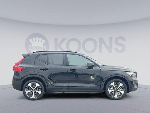 2026 Volvo XC40 B5 Plus
