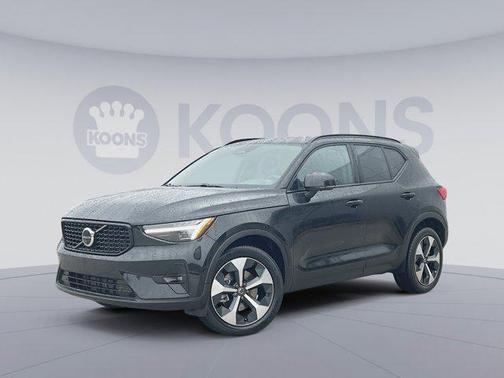 2026 Volvo XC40 B5 Plus