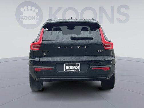 2026 Volvo XC40 B5 Plus