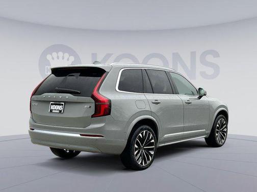 2025 Volvo XC90 B5 Plus 7-Seater
