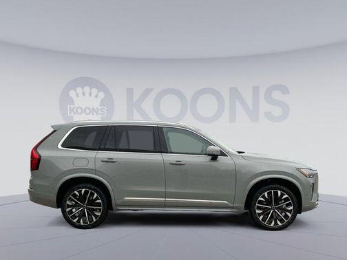2025 Volvo XC90 B5 Plus 7-Seater