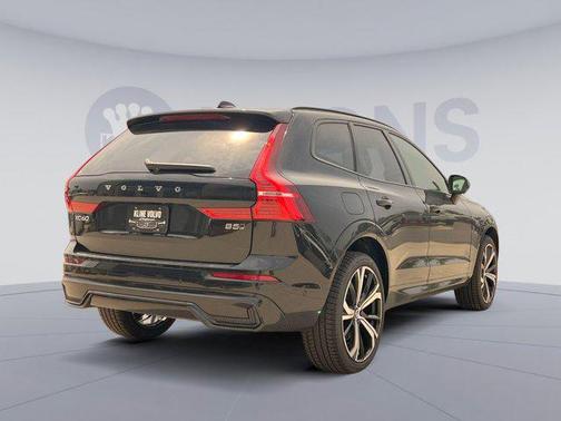 2025 Volvo XC60 B5 Ultra