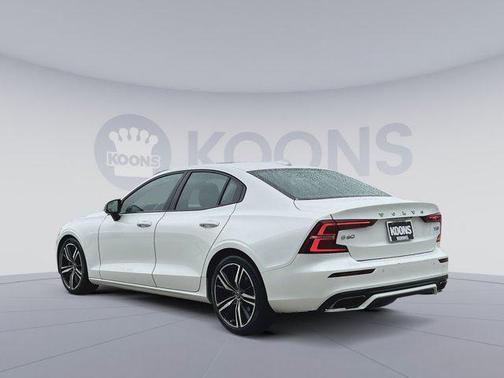 2019 Volvo S60 T5 R-Design