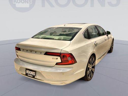2022 Volvo S90 B6 Inscription