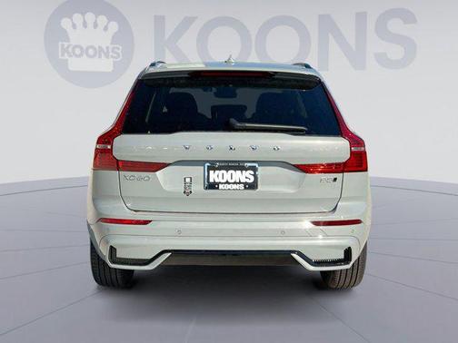 2025 Volvo XC60 B5 Plus