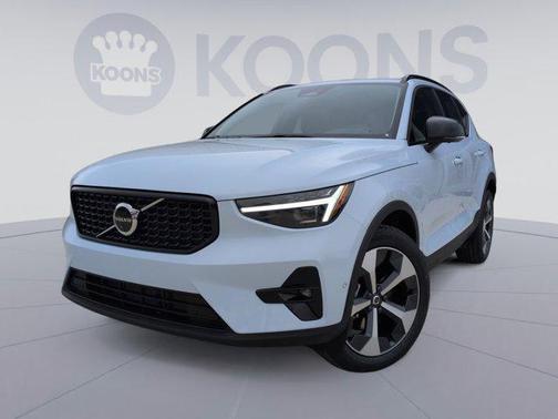 2026 Volvo XC40 B5 Plus