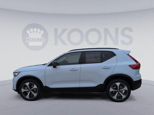 2026 Volvo XC40 B5 Plus