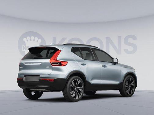 2026 Volvo XC40 B5 Plus