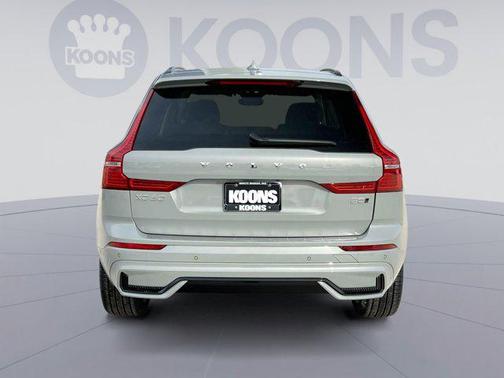 2025 Volvo XC60 B5 Ultra
