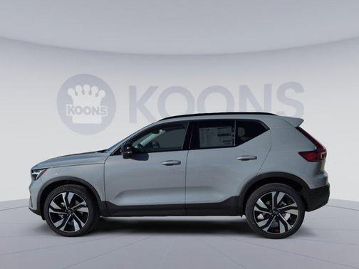 2026 Volvo XC40 B5 Ultra