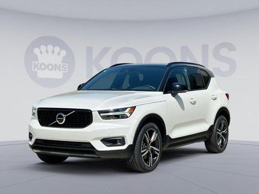 2022 Volvo XC40 T5 R-Design