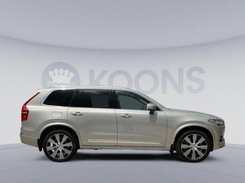 2024 Volvo XC90 B6 Plus Bright Theme 6-Seater