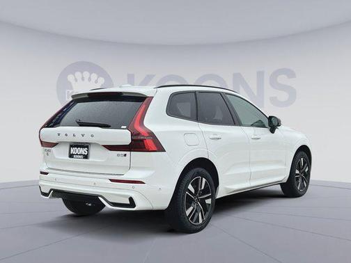 2026 Volvo XC60 B5 Plus