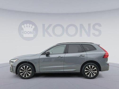 2023 Volvo XC60 B5 Plus Dark Theme