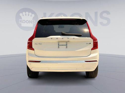2024 Volvo XC90 B6 Plus Bright Theme 7-Seater