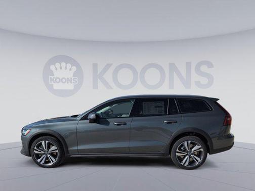 2026 Volvo V60 Cross Country B5 Plus