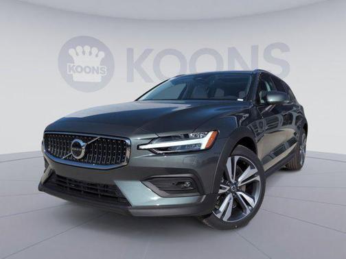 2026 Volvo V60 Cross Country B5 Plus
