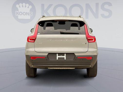 2026 Volvo XC40 B5 Plus