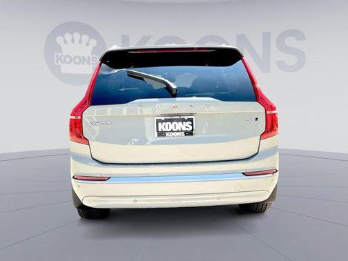 2024 Volvo XC90 B6 Plus Bright Theme 7-Seater