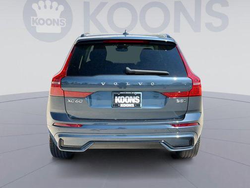 2024 Volvo XC60 B5 Plus Dark Theme