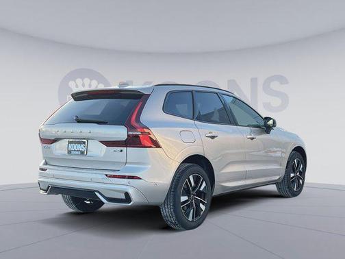 2026 Volvo XC60 B5 Plus