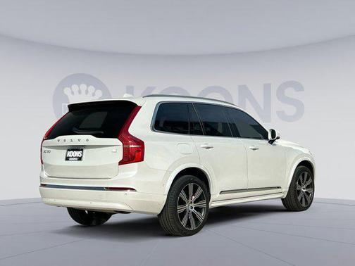 2024 Volvo XC90 Recharge Plug-In Hybrid T8 Ultimate Bright Theme 7-Seater