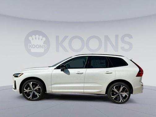 2025 Volvo XC60 B5 Ultra