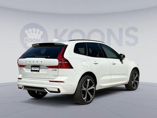 2025 Volvo XC60 B5 Ultra