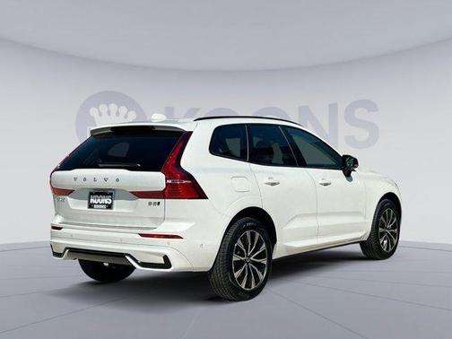 2025 Volvo XC60 B5 Plus