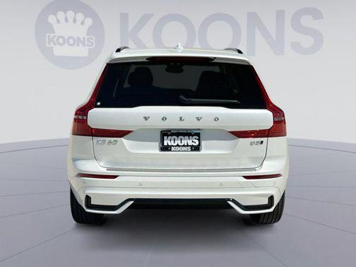 2025 Volvo XC60 B5 Plus