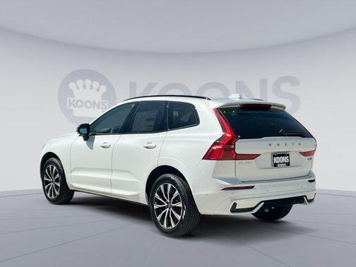 2025 Volvo XC60 B5 Plus