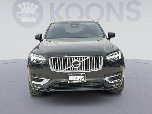 Onyx Black Metallic 2023 Volvo XC90 B6 Plus 7-Seater