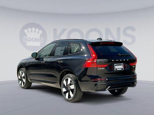 2025 Volvo XC60 Plug-In Hybrid T8 Plus