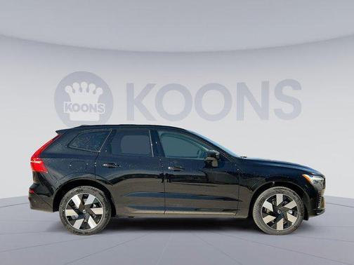 2025 Volvo XC60 Plug-In Hybrid T8 Plus